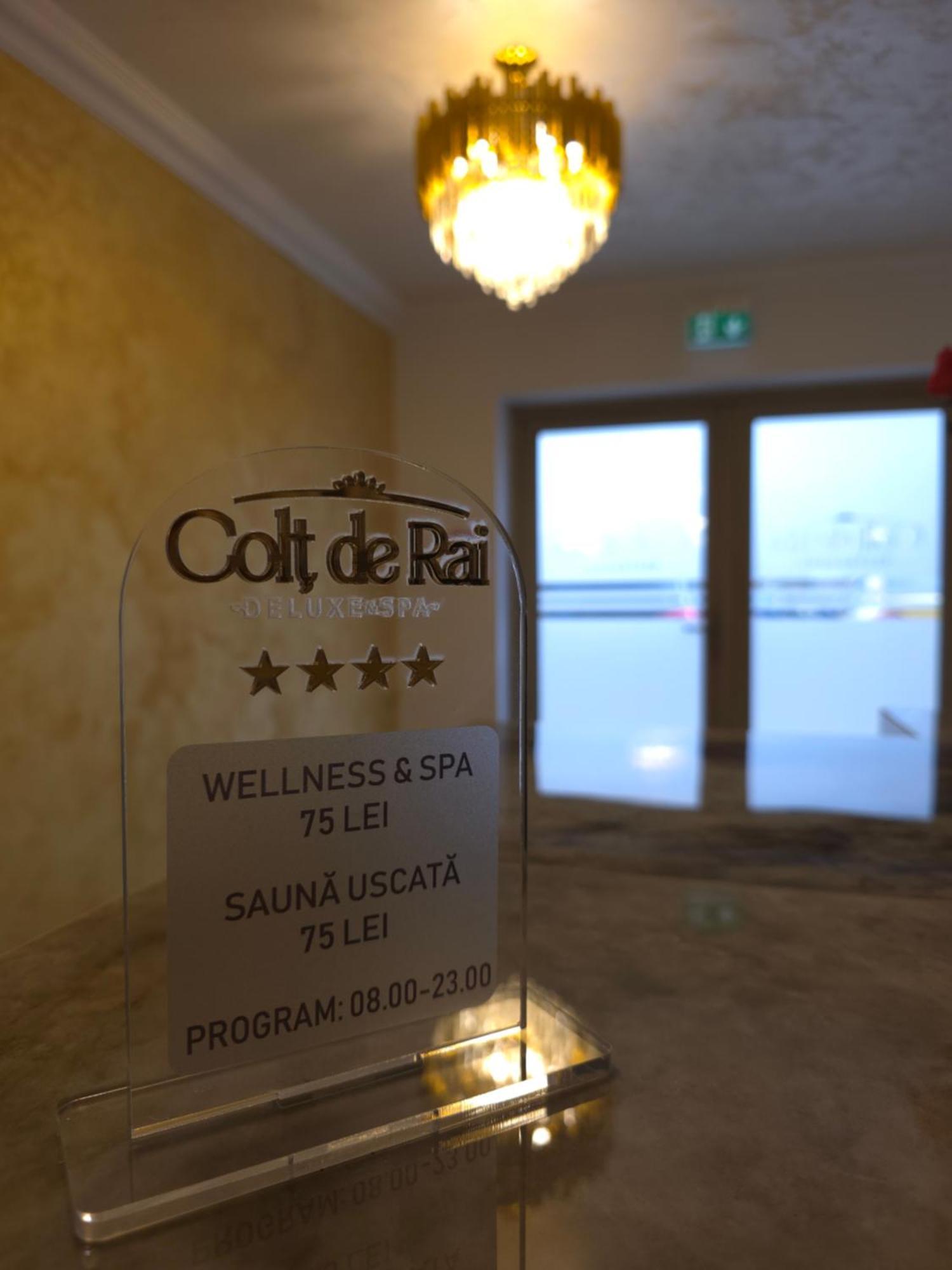 Colt De Rai Hotel Resita Bagian luar foto